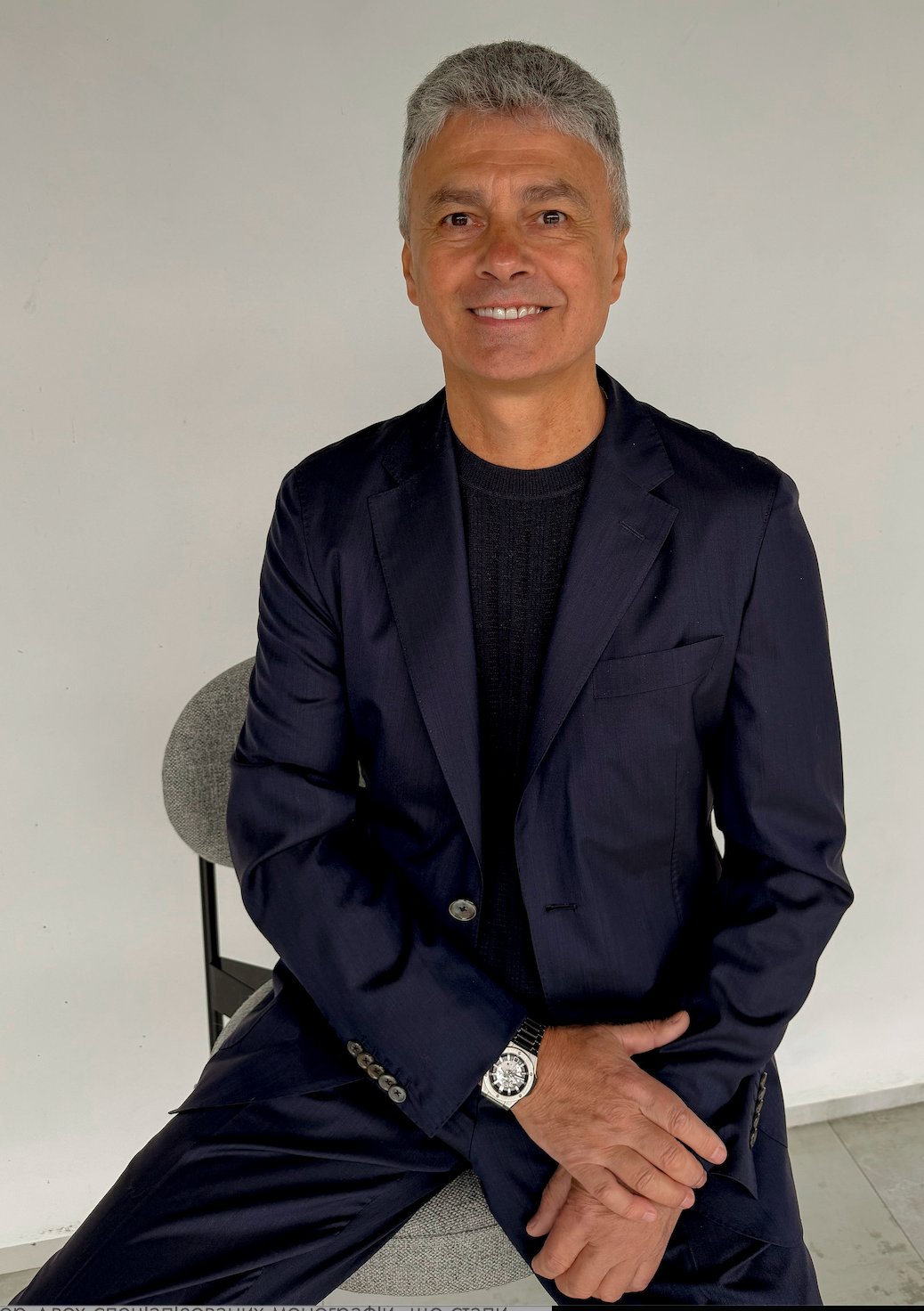Dr. Vasyl Pasichnyk